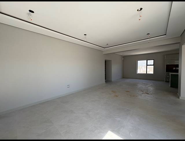 5 BEDROOM HOUSE FOR SALE IN SANDOWN